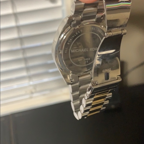 Michael Kors Watch - Picture 3 of 3